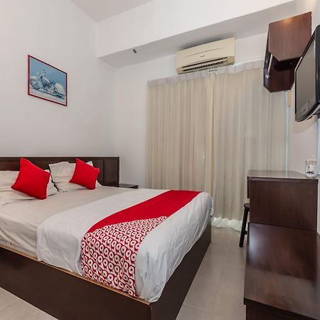 Oyo 1192 Hash House Hotel Malakka Dış mekan fotoğraf