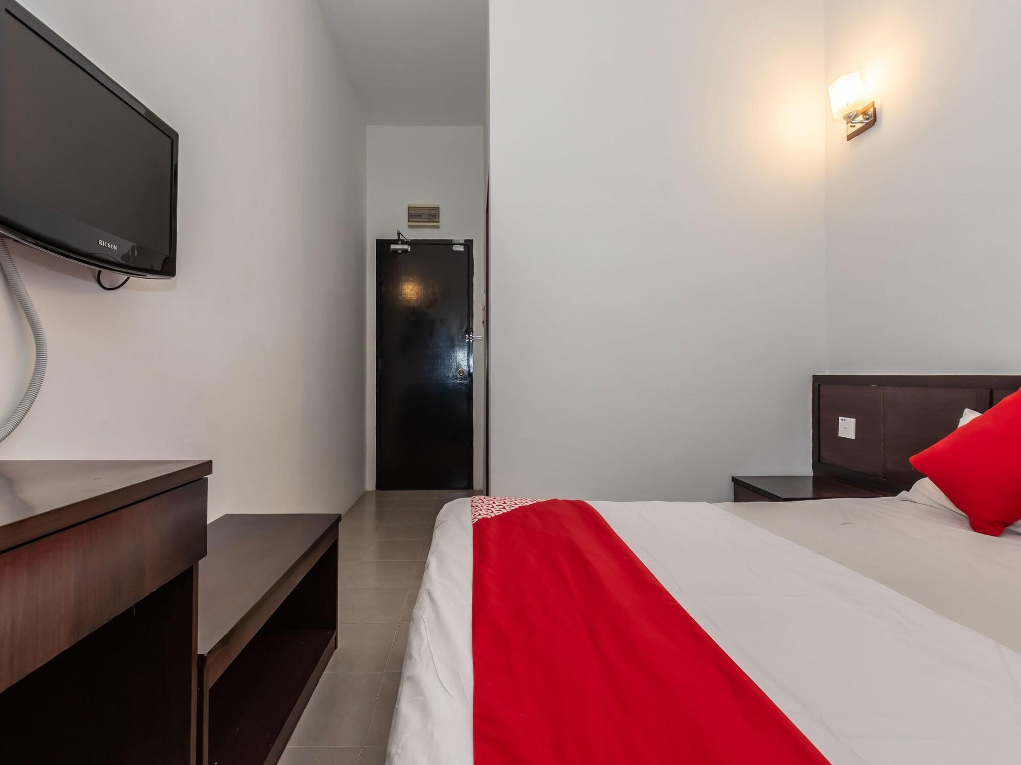 Oyo 1192 Hash House Hotel Malakka Dış mekan fotoğraf