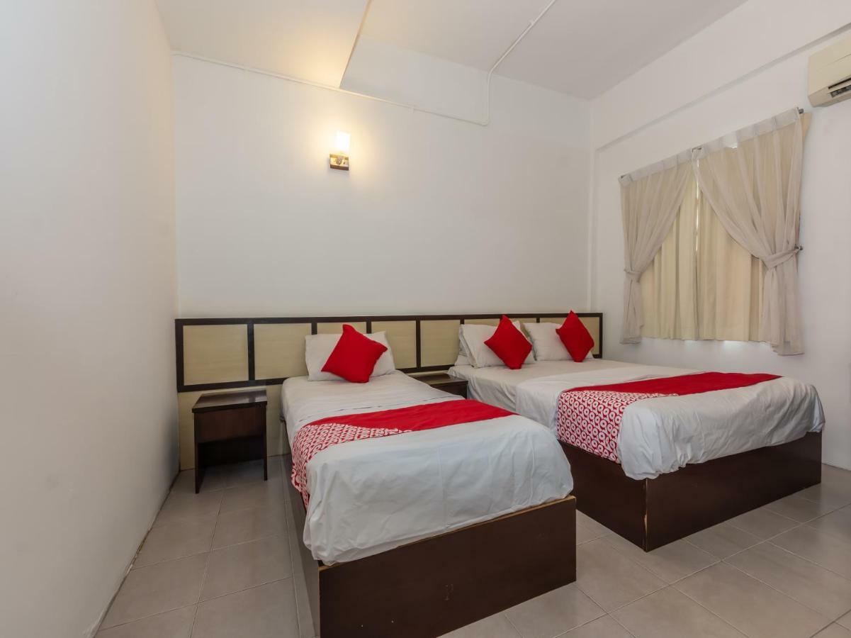 Oyo 1192 Hash House Hotel Malakka Dış mekan fotoğraf